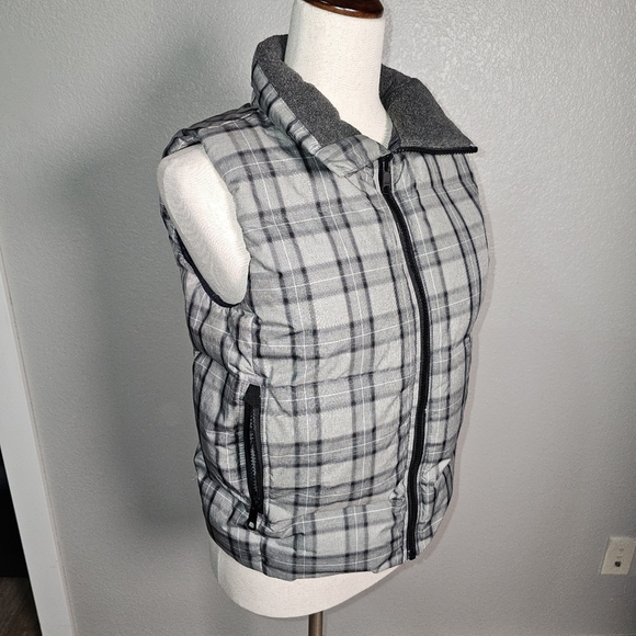 Gap Gray and Black Plaid Women's Zip up Puffer Vest with Zip Pockets XS - Picture 4 of 11